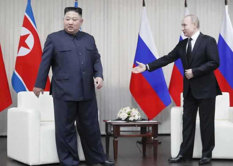 Vidno raspoloženi Putin poželio dobrodo&scaron;licu Kim Jong-Unu: 'Drago mi je vidjeti vas ovdje'