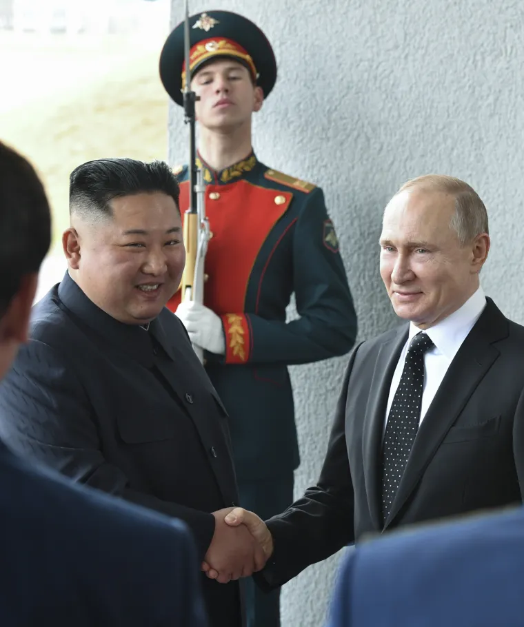 Vidno raspoloženi Putin poželio dobrodo&scaron;licu Kim Jong-Unu: 'Drago mi je vidjeti vas ovdje'