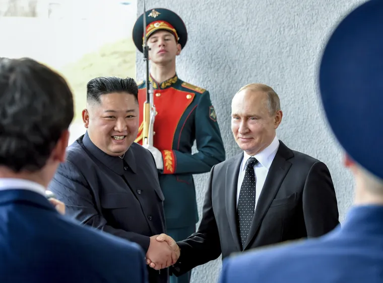 Vidno raspoloženi Putin poželio dobrodo&scaron;licu Kim Jong-Unu: 'Drago mi je vidjeti vas ovdje'
