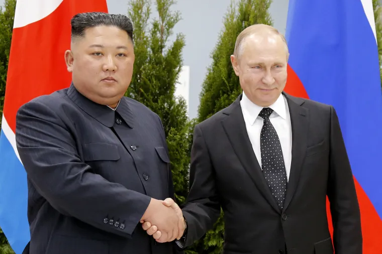Vidno raspoloženi Putin poželio dobrodo&scaron;licu Kim Jong-Unu: 'Drago mi je vidjeti vas ovdje'