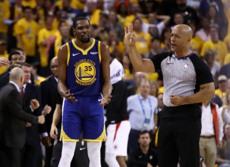 Momčad Los Angeles Clippersa je u noći sa srijede na četvrtak po hrvatskom vremenu, u Oaklandu, slavila protiv branitelja NBA naslova Golden State Warriorsa 129-121, te tako smanjila zaostatak u seriji prvog kruga doigravanja na 1-3.