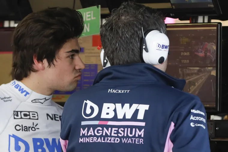 Nevjerojatan propust u Bakuu: Vozač Williamsa naletio na poklopac od šahta i razbio bolid