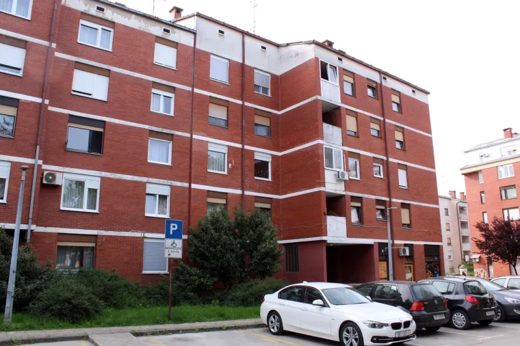 Strava u Sisku: Ovo je zgrada u kojoj je brat nožem izbo sestru