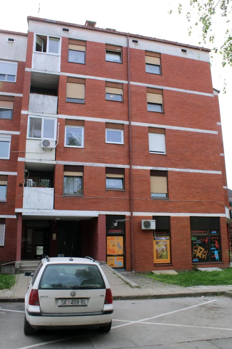 Strava u Sisku: Ovo je zgrada u kojoj je brat nožem izbo sestru