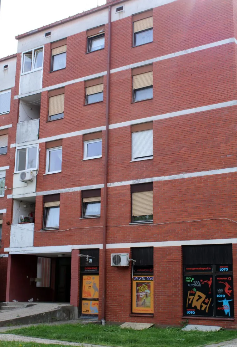 Strava u Sisku: Ovo je zgrada u kojoj je brat nožem izbo sestru