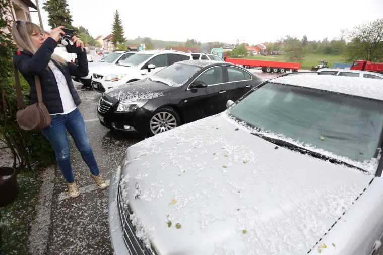 Grmljavinsko nevrijeme praćeno ki&scaron;om i tučom pogodilo Rakovicu
