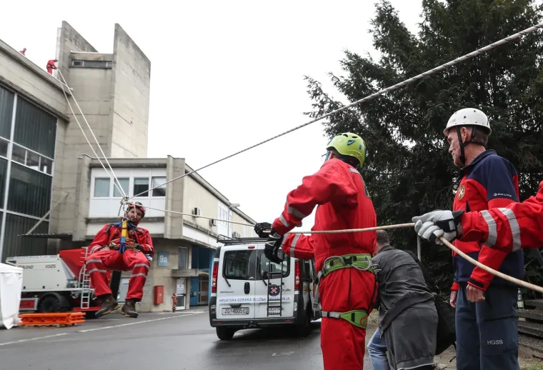 Pripreme za sezonu: HGSS održao sadržajnu vježbu evakucije na Zagrebačkom velesajmu