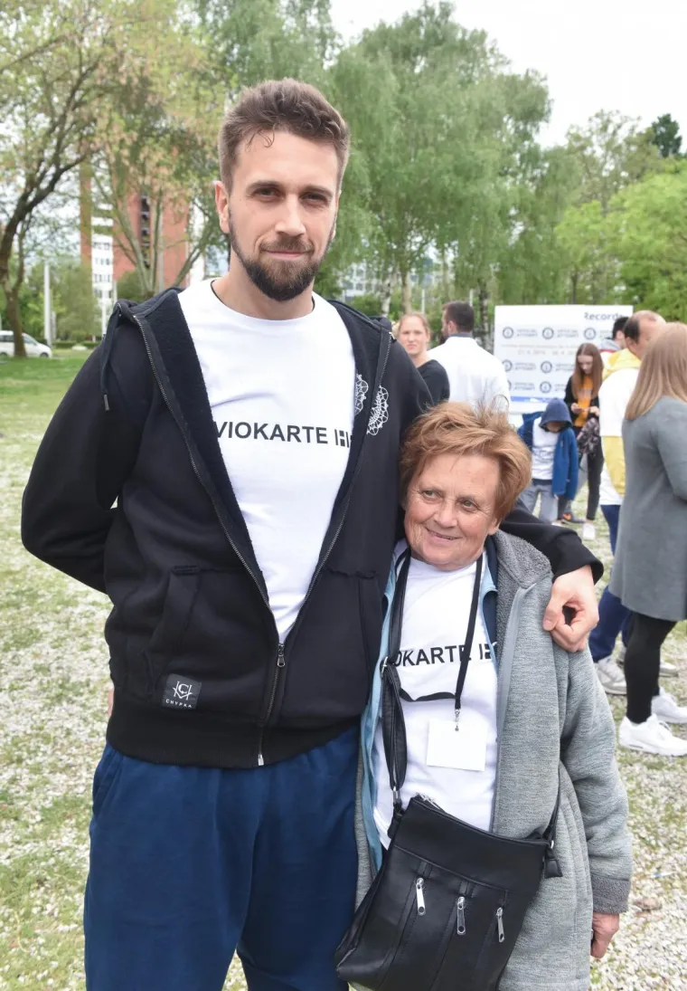 U CENTRU ZAGREBA LOVI SE NOVI SVJETSKI REKORD: Tomislav će gurati auto puna 24 sata