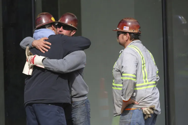Dizalica pala s krova zgrade na križanje u Seattleu: Ubila troje ljudi, među ozlijeđenima i beba