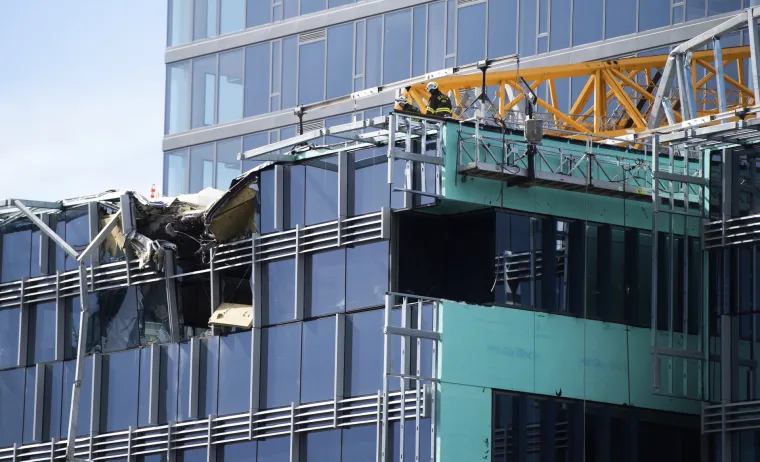 Dizalica pala s krova zgrade na križanje u Seattleu: Ubila troje ljudi, među ozlijeđenima i beba