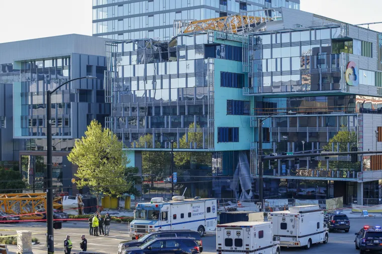 Dizalica pala s krova zgrade na križanje u Seattleu: Ubila troje ljudi, među ozlijeđenima i beba