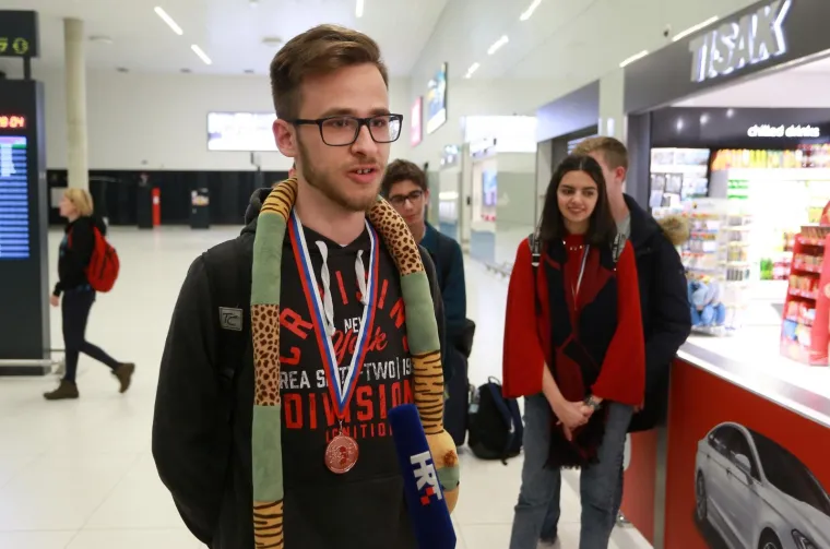 Oni su na&scaron; ponos! Učenici se vratili iz Rusije s osvojenim medaljama na kemijskoj olimpijadi