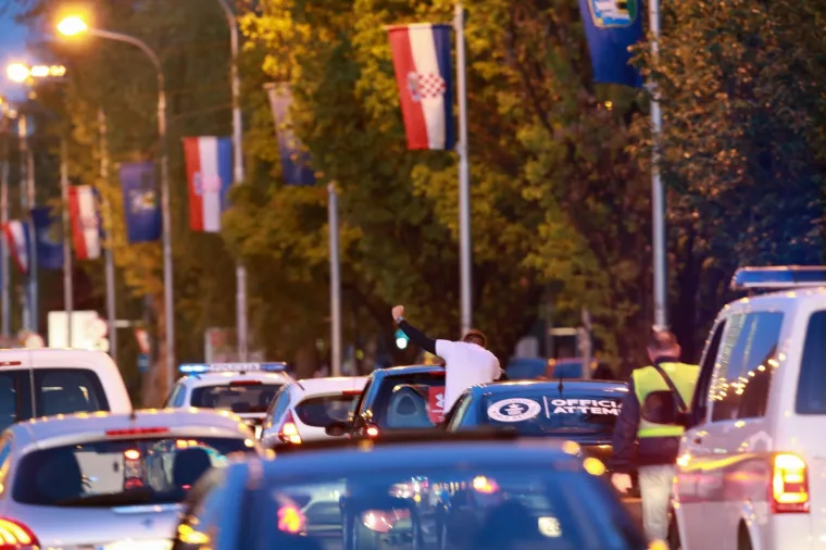 UTRKA ZA GUINNESSA: Pogledajte kako je Zagrepčanin oborio rekord gurajući automobil više od 85 km