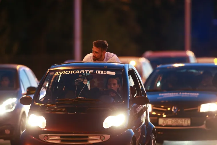 UTRKA ZA GUINNESSA: Pogledajte kako je Zagrepčanin oborio rekord gurajući automobil više od 85 km