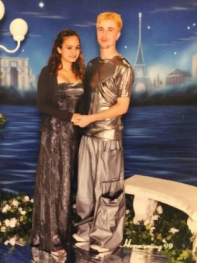 TINEJDŽERSKE GODINE SU IM TEŠKO PALE: Pokušali se pronaći, a danas samo žele sakriti prizore iz tih godina