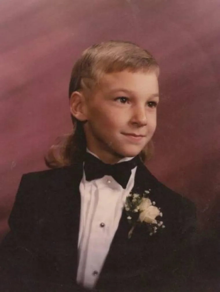 TINEJDŽERSKE GODINE SU IM TE&Scaron;KO PALE: Poku&scaron;ali se pronaći, a danas samo žele sakriti prizore iz tih godina