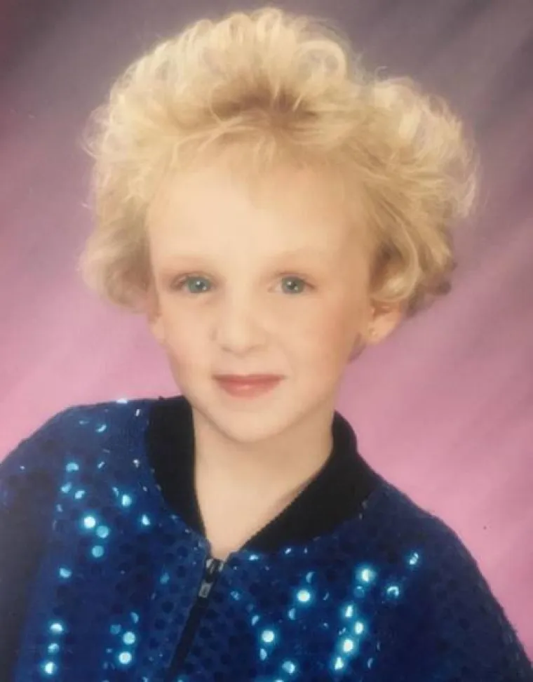 TINEJDŽERSKE GODINE SU IM TE&Scaron;KO PALE: Poku&scaron;ali se pronaći, a danas samo žele sakriti prizore iz tih godina