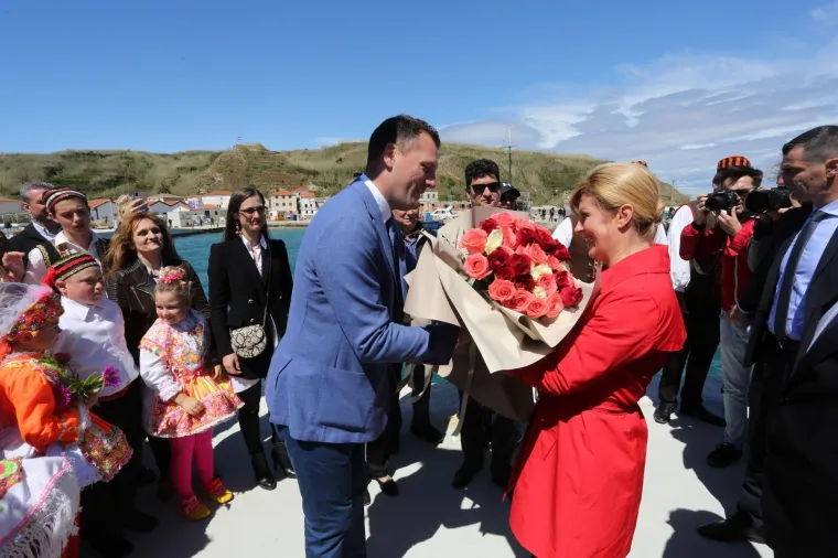 Predsjednica i Jakov na turneji: Danas su u obilasku otoka Lo&scaron;inj, Susak, Vele Srakane i Unija