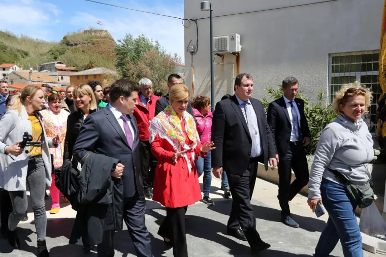 Predsjednica i Jakov na turneji: Danas su u obilasku otoka Lo&scaron;inj, Susak, Vele Srakane i Unija