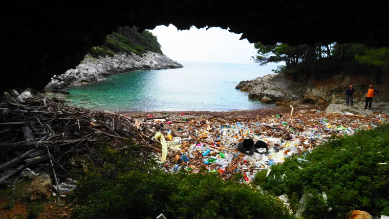 Eko aktivisti čistili plažu na Mljetu: Žalosno je kako ljudi uništavaju prirodu