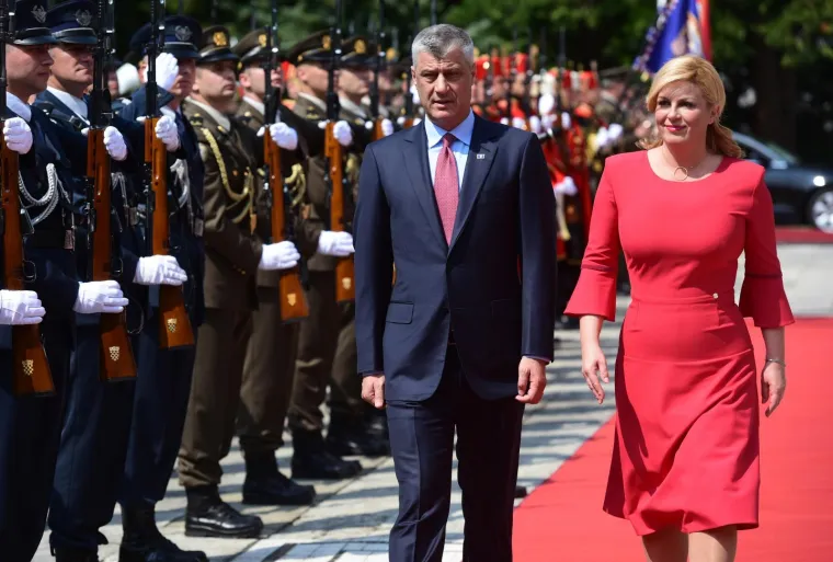 Predsjednica proslavila 51. rođendan: Pogledajte kako izgleda danas, a kako je izgledala na početku mandata