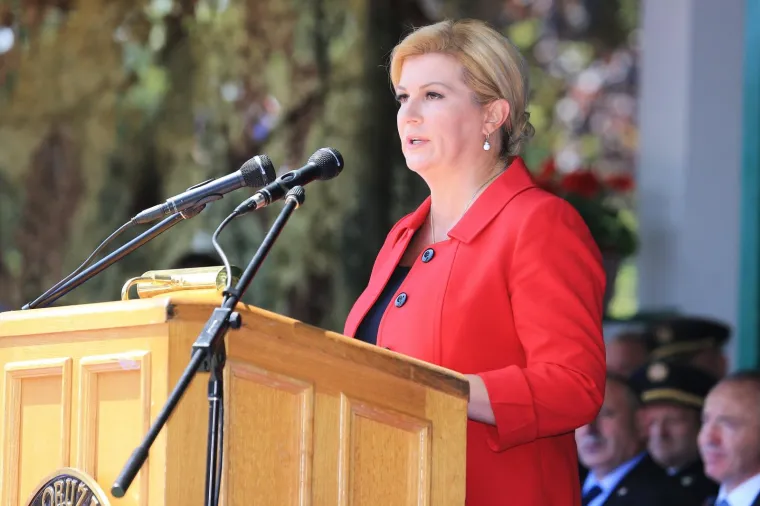 Predsjednica proslavila 51. rođendan: Pogledajte kako izgleda danas, a kako je izgledala na početku mandata