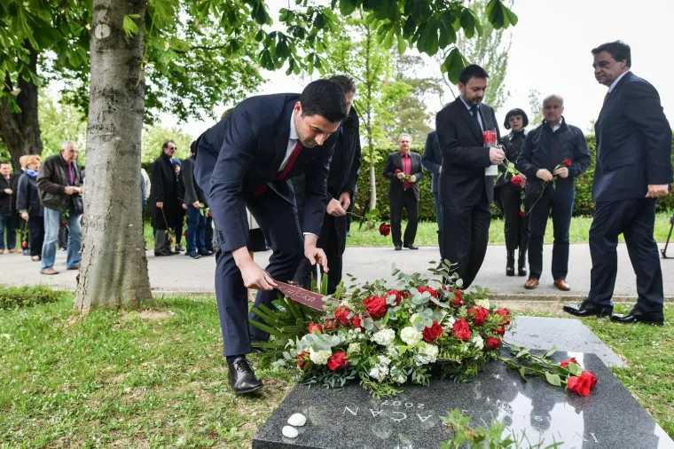 Polaganjem vijenaca SDP obilježio obljetnicu smrti Ivice Račana