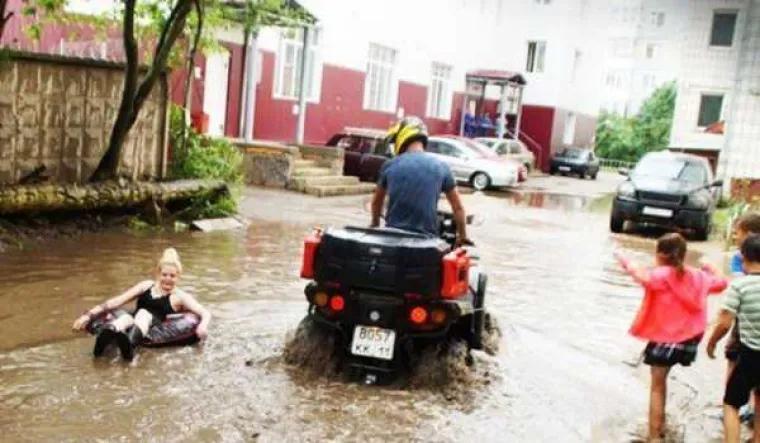 RUSKE CESTE PUNE SU ZAMKI ZA VOZAČE: Ovo je čisti horor, možete zaglaviti na svakom koraku