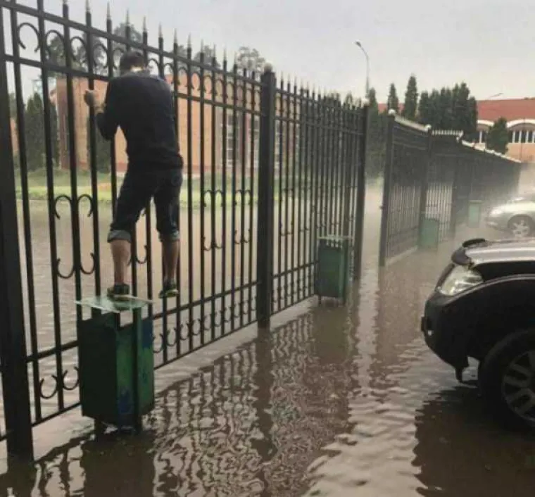 RUSKE CESTE PUNE SU ZAMKI ZA VOZAČE: Ovo je čisti horor, možete zaglaviti na svakom koraku