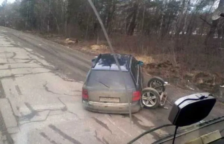 RUSKE CESTE PUNE SU ZAMKI ZA VOZAČE: Ovo je čisti horor, možete zaglaviti na svakom koraku