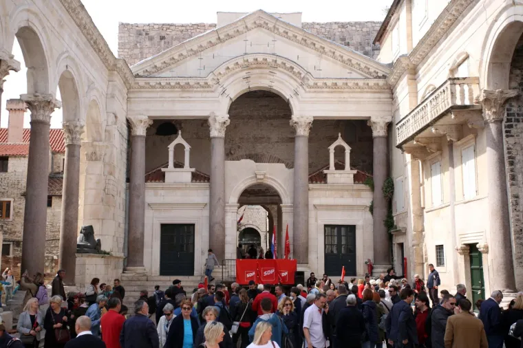 Splićani su došli poslušati što oporba ima za poručiti