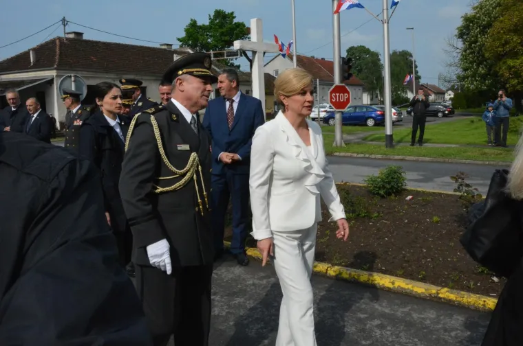 Je li bilo primjereno? Grabar-Kitarović iznenadila izdanjem na obljetnici Bljeska. A onda se ipak predomislila...