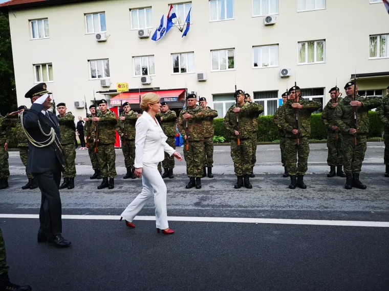 Je li bilo primjereno? Grabar-Kitarović iznenadila izdanjem na obljetnici Bljeska. A onda se ipak predomislila...