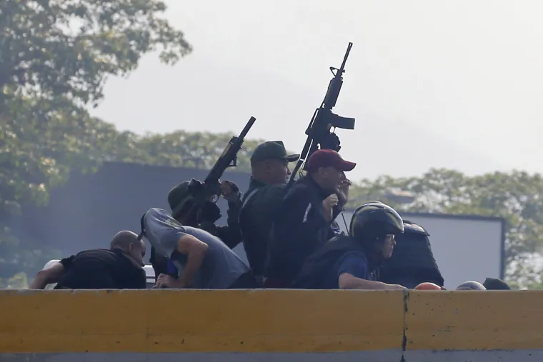 Puč nije uspio: U Venezueli ranjeno vi&scaron;e od 100 ljudi, Guaido zove ljude na ulice!