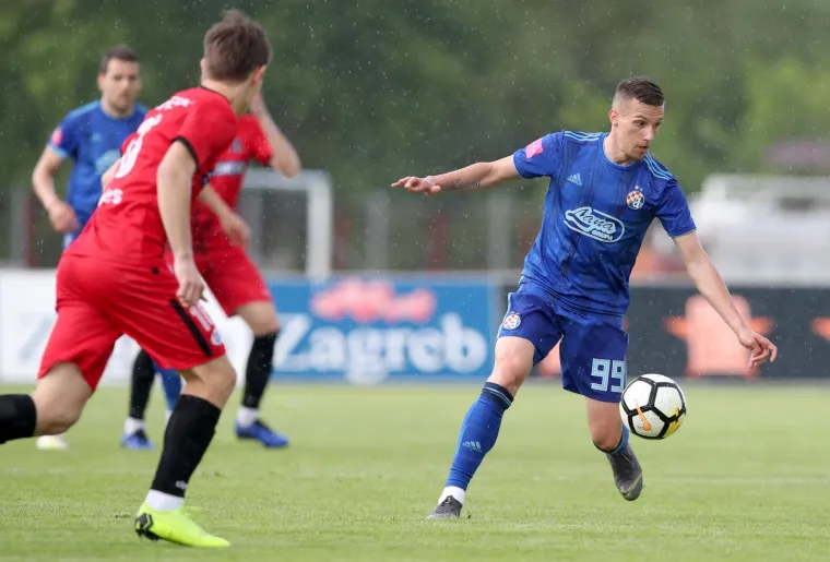 NAPETO JE BILO U SESVETAMA IZMEĐU PRIJATELJSKIH KLUBOVA: Sudac isključio dvojicu igrača