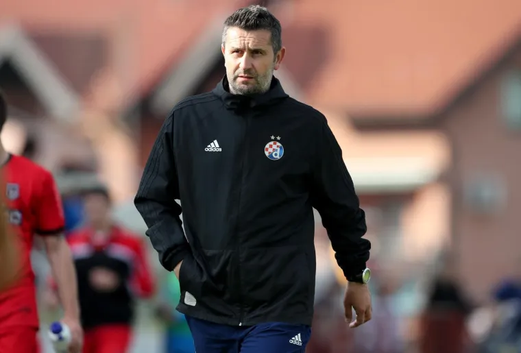 NAPETO JE BILO U SESVETAMA IZMEĐU PRIJATELJSKIH KLUBOVA: Sudac isključio dvojicu igrača