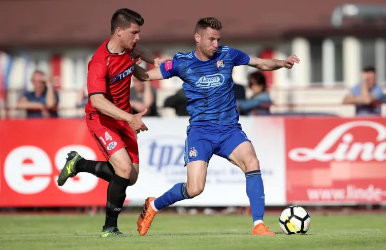 NAPETO JE BILO U SESVETAMA IZMEĐU PRIJATELJSKIH KLUBOVA: Sudac isključio dvojicu igrača