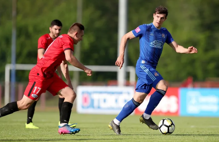 NAPETO JE BILO U SESVETAMA IZMEĐU PRIJATELJSKIH KLUBOVA: Sudac isključio dvojicu igrača