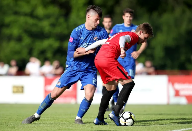 NAPETO JE BILO U SESVETAMA IZMEĐU PRIJATELJSKIH KLUBOVA: Sudac isključio dvojicu igrača