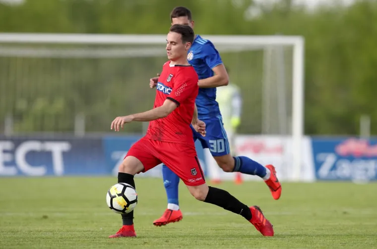 NAPETO JE BILO U SESVETAMA IZMEĐU PRIJATELJSKIH KLUBOVA: Sudac isključio dvojicu igrača