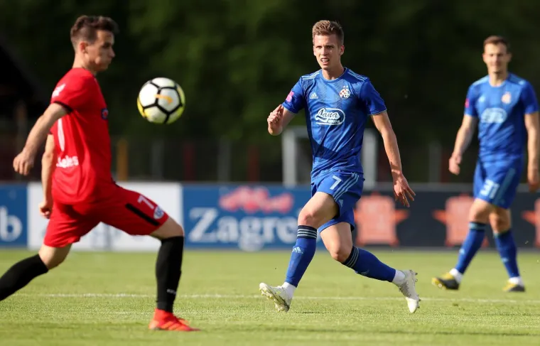 NAPETO JE BILO U SESVETAMA IZMEĐU PRIJATELJSKIH KLUBOVA: Sudac isključio dvojicu igrača