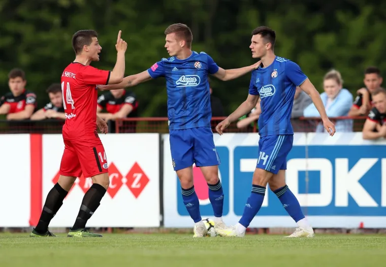 NAPETO JE BILO U SESVETAMA IZMEĐU PRIJATELJSKIH KLUBOVA: Sudac isključio dvojicu igrača