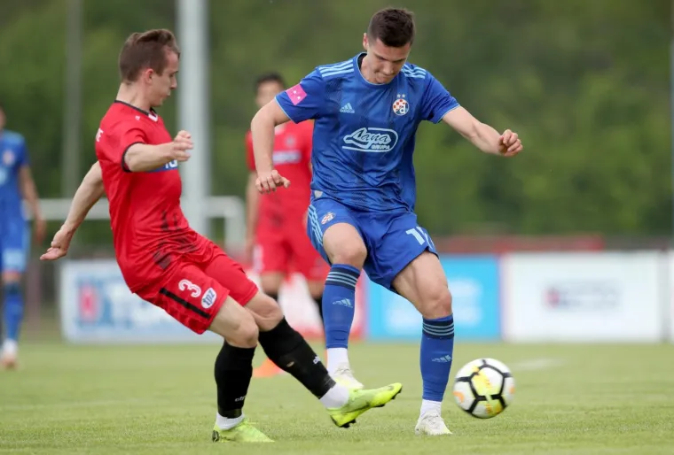 NAPETO JE BILO U SESVETAMA IZMEĐU PRIJATELJSKIH KLUBOVA: Sudac isključio dvojicu igrača