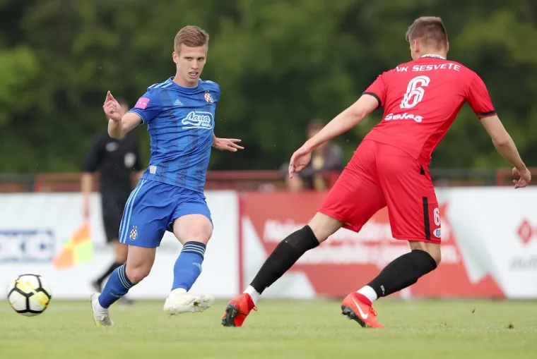 NAPETO JE BILO U SESVETAMA IZMEĐU PRIJATELJSKIH KLUBOVA: Sudac isključio dvojicu igrača