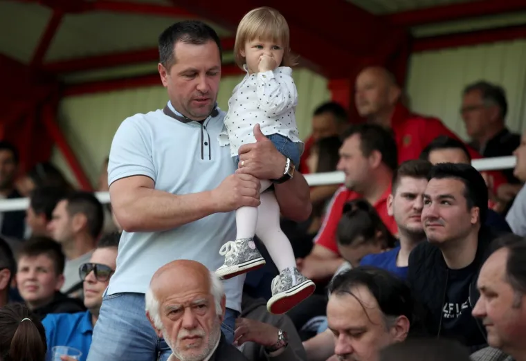 NAPETO JE BILO U SESVETAMA IZMEĐU PRIJATELJSKIH KLUBOVA: Sudac isključio dvojicu igrača