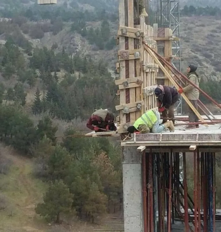 MOŽE NAS SPASITI SAMO PRIRODNA KATASTROFA KOJA ĆE POBRISATI POLA POPULACIJE: Imamo i dokaze