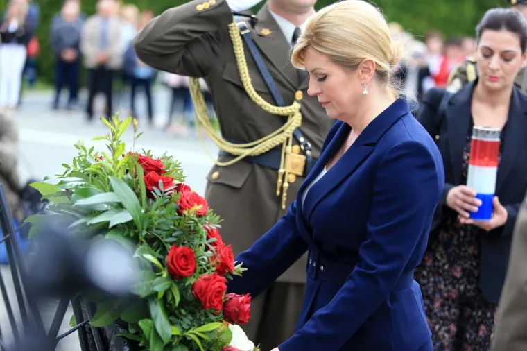 Državni vrh odao počasti poginulim braniteljima Vukovara u Domovinskom ratu