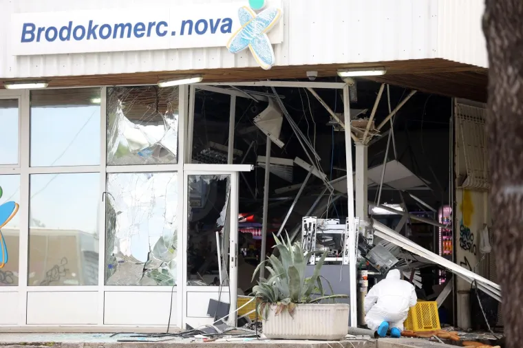 Pogledajte &scaron;to je ostalo od zgrade u kojoj je raznesen bankomat!