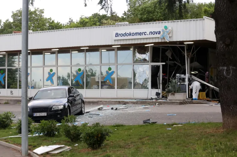 Pogledajte &scaron;to je ostalo od zgrade u kojoj je raznesen bankomat!
