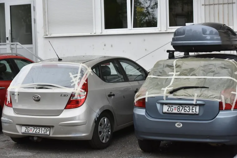 U stambenoj zgradi u Ulici Slavenskog oko 3 ujutro do&scaron;lo je do eksplozije na najvi&scaron;im katovima zgrade, izvijestili su iz PU zagrebačke.